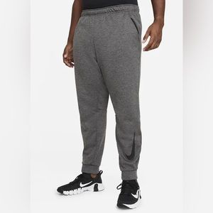 NIKE MENS THERMA TAPERED TRAINING PANT DARK GREY/BLACK - US MEN SZ L